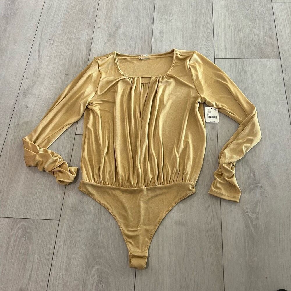 Free People metallic gold yellow bodysuit Ruched Sleeve Good Bodyssize m